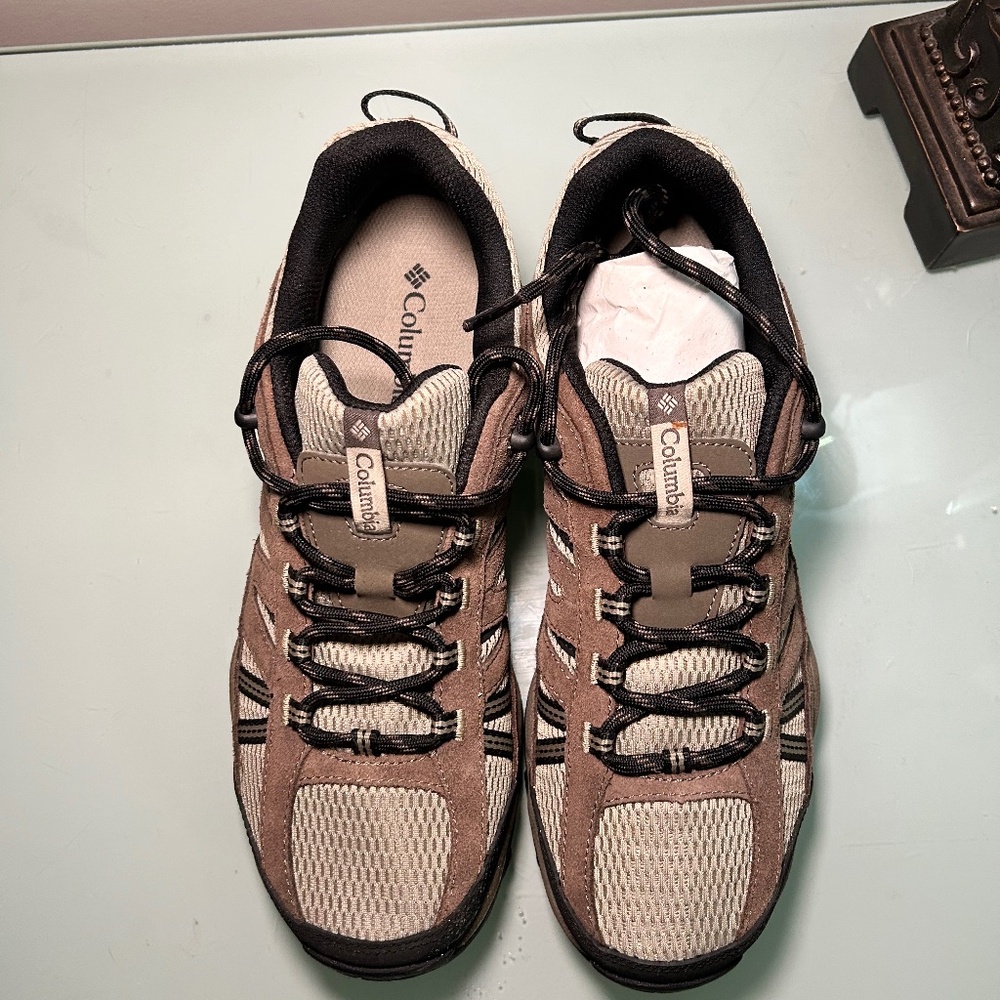 COLUMBIA HIKING BOOTS
